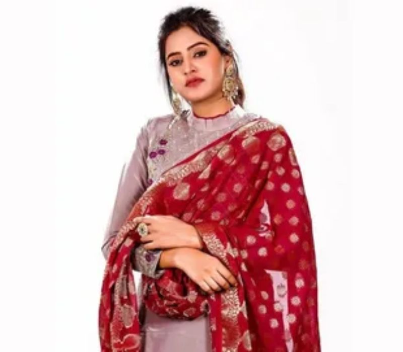 Baani Sandhu Biography, Age, Height, Boyfriend